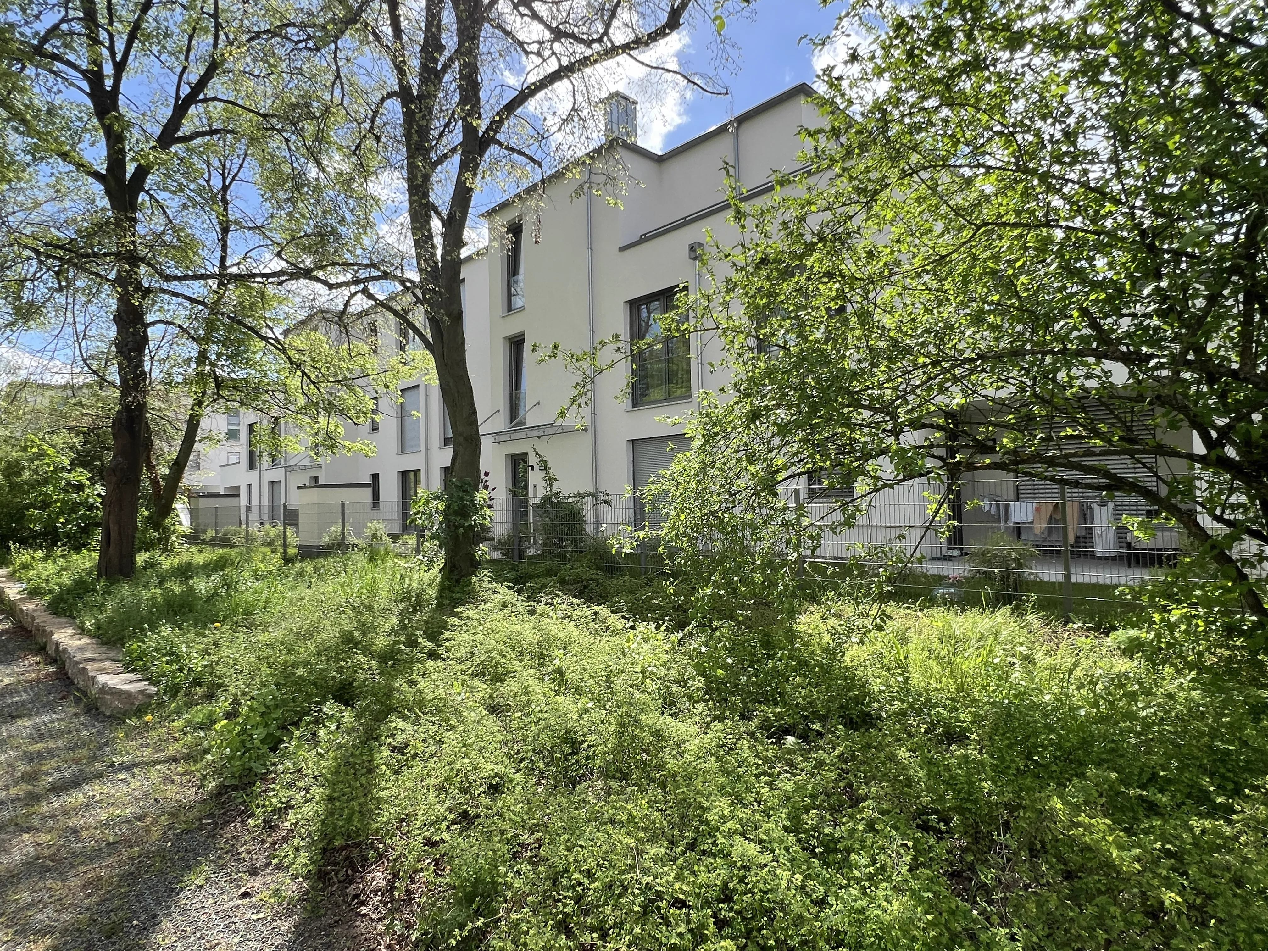 Bestandsgebäude Rückseite vor Modernisierung - Vorher-Foto